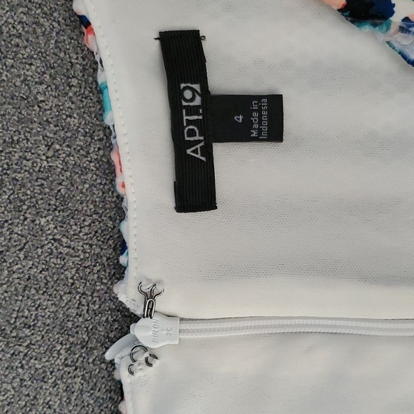 🆕️ APT. 9 Textured Mesh V-Neck Fit & Flare Sleeveless Dress SIZE: 4 - Picture 15 of 15